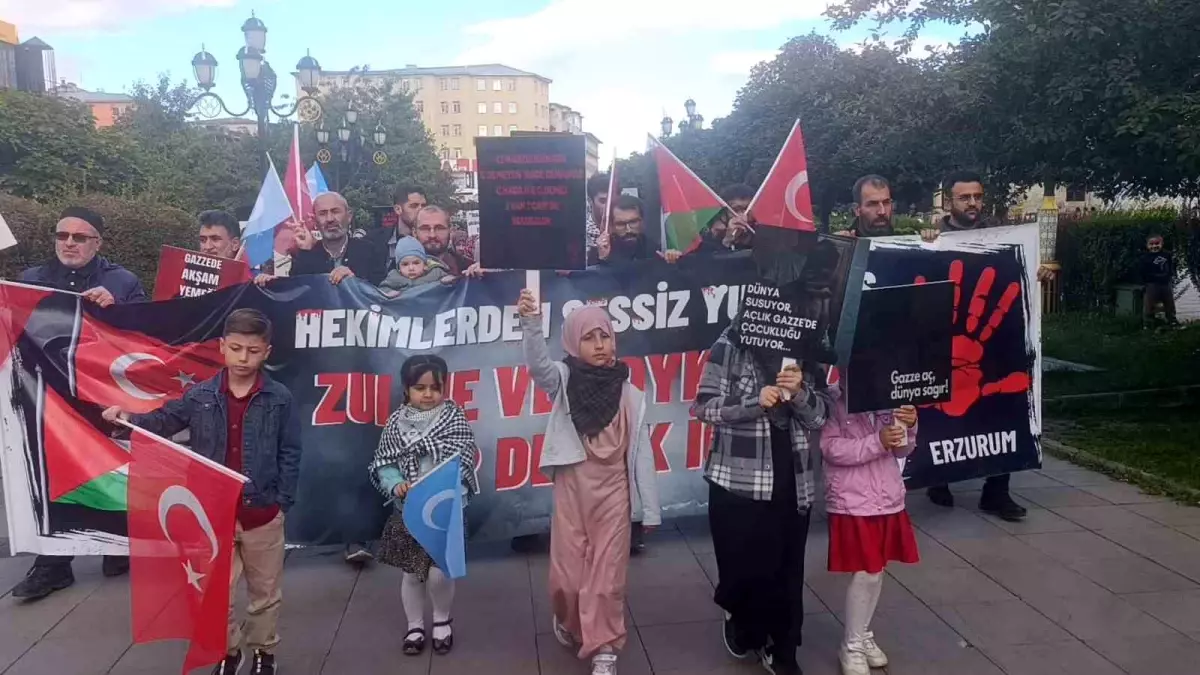 erzurumda saglik calisanlarindan gazze protestosu Z7mVHbeO