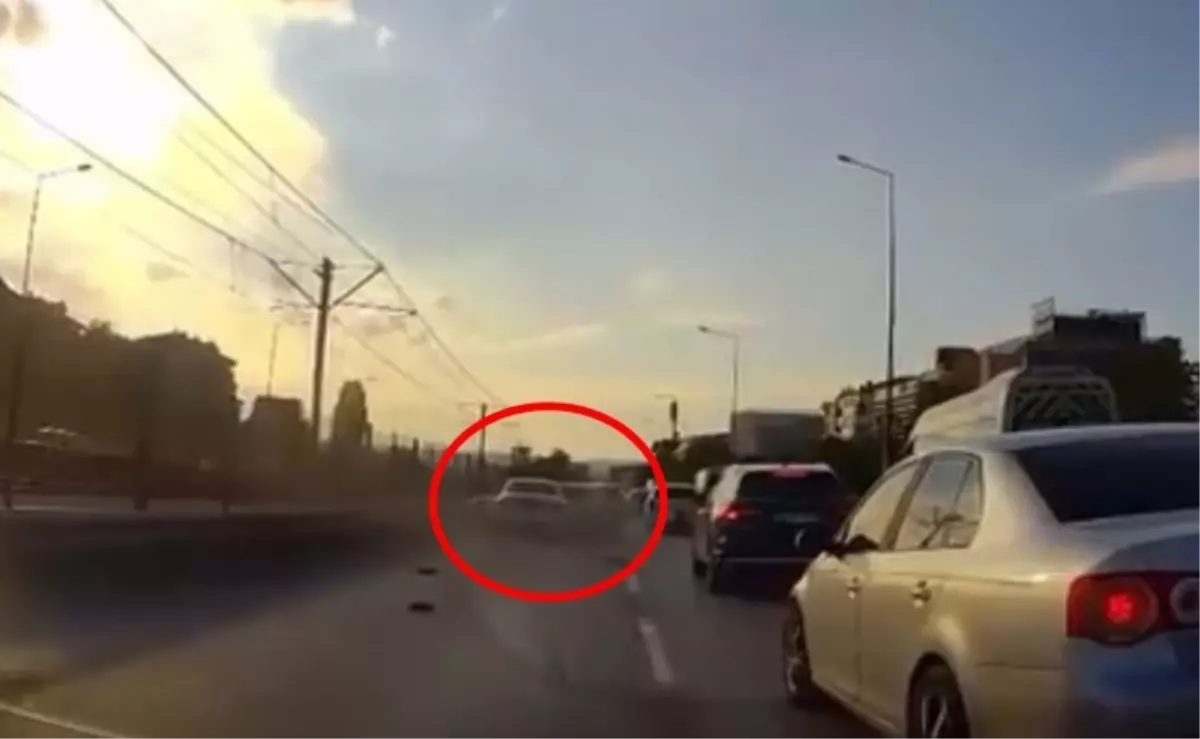 bursada trafik kazasi 2 yarali QeXSk7fm.jpg