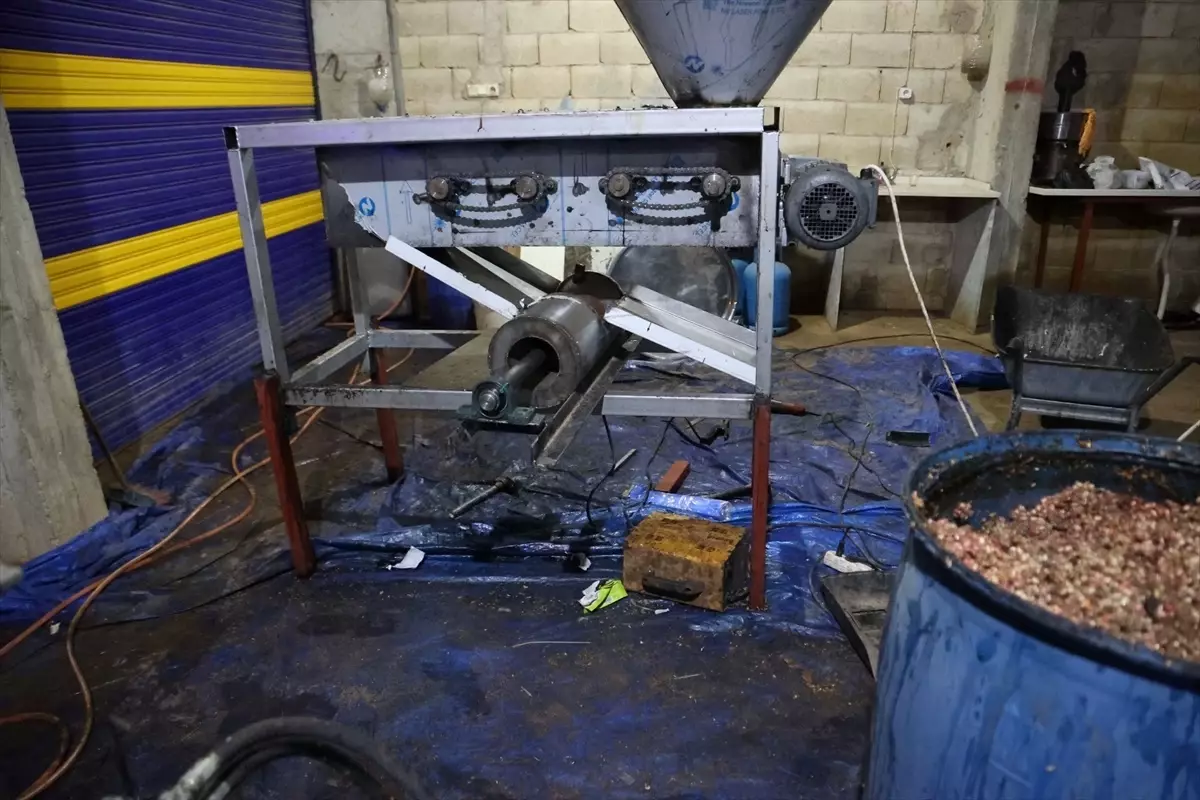 kiliste hijyenik olmayan nar eksisi imalathanesi kapatildi t7uDWjeK.jpg