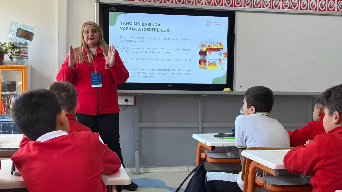 mebden es zamanli tahliye tatbikati 18 milyon ogrenci katildi cHXfFwHK.jpg