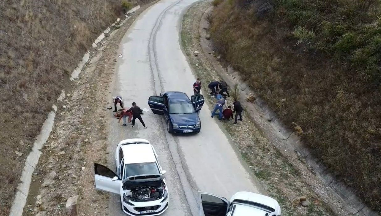 sinopta film sahnelerini aratmayan operasyon HxNSHsKK.jpg