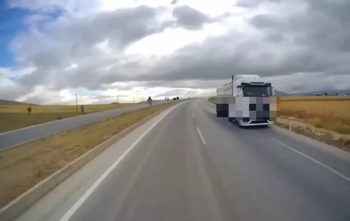 ters yonde giden sut tankerine ceza ILzKHXOm