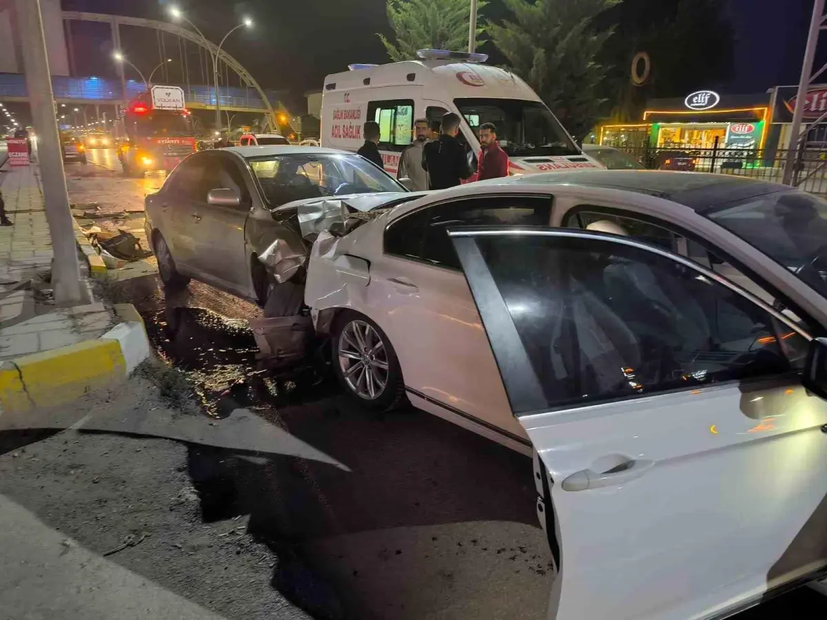 vanda zincirleme trafik kazasi 4 yarali SrBBgI5s.jpg