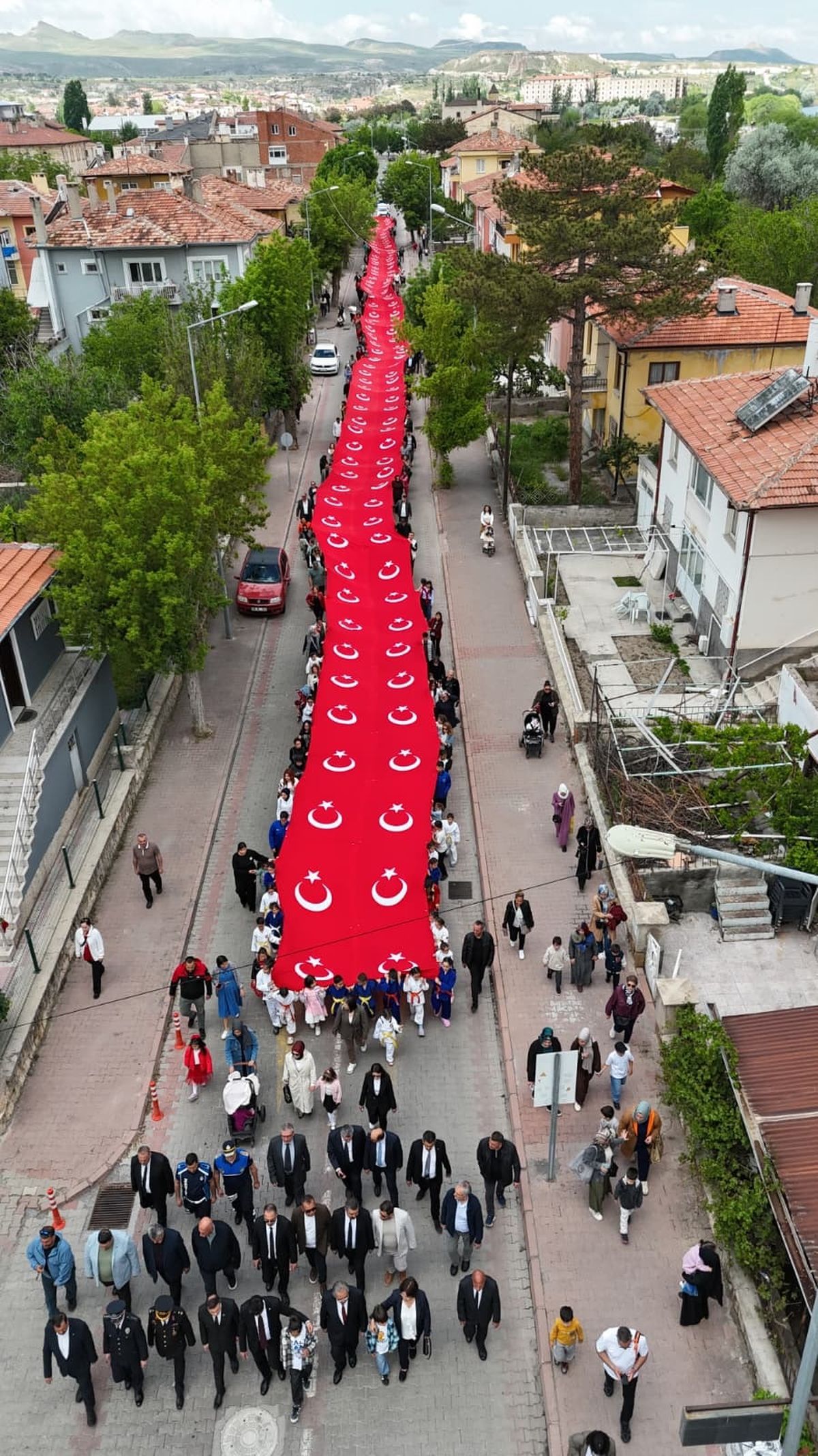 Avanos’ta 19 Mayıs Kutlamaları: 135 Metrelik Dev Türk Bayrağı Heyecanı