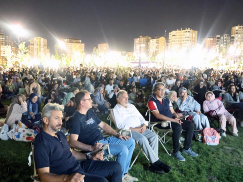 Kayseri talasta yaz aksamlari acik hava sinemasiyla renklendi 4cVcbRF9